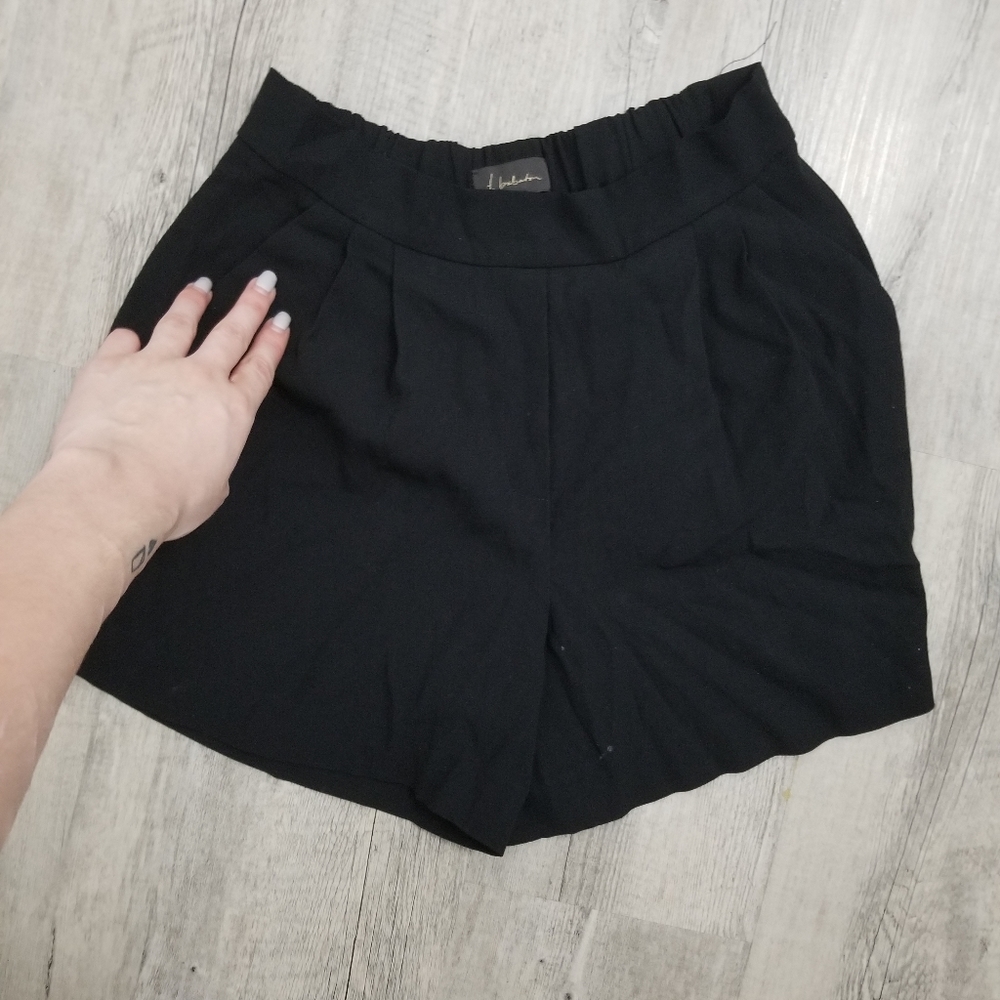 Babaton shorts